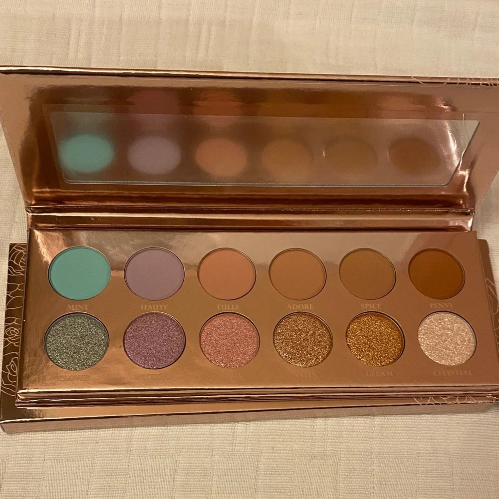 Girlactik makeup palette